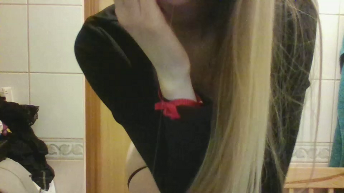 Hot_Blondi18_
