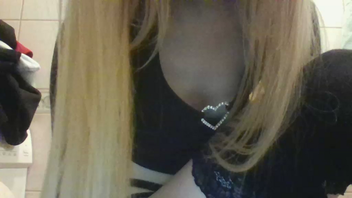 Hot_Blondi18_
