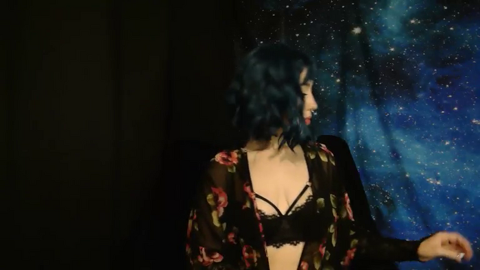 MissVikkiBlue