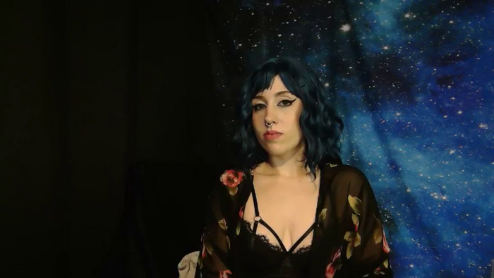 MissVikkiBlue