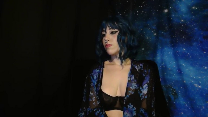 MissVikkiBlue