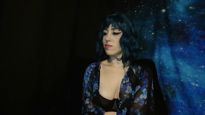 MissVikkiBlue