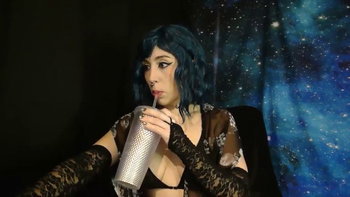 MissVikkiBlue