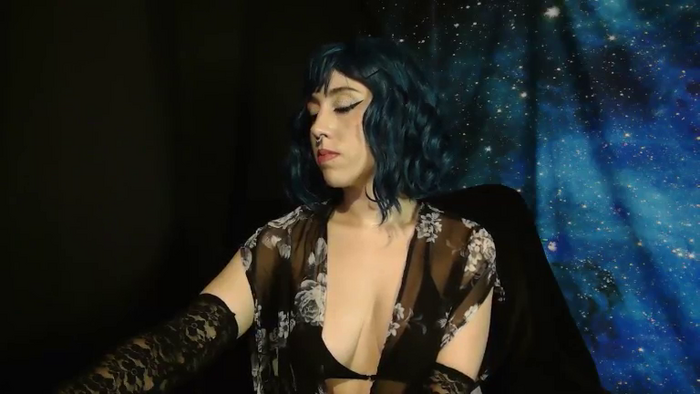 MissVikkiBlue