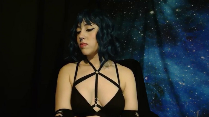 MissVikkiBlue