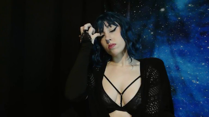 MissVikkiBlue