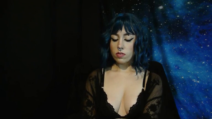 MissVikkiBlue