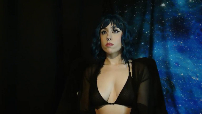 MissVikkiBlue