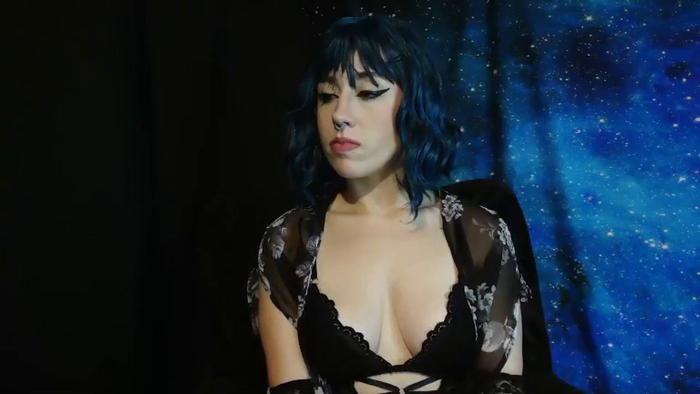 MissVikkiBlue