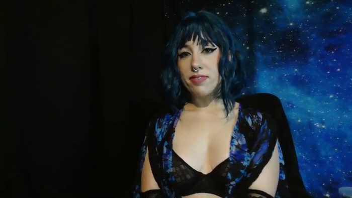 MissVikkiBlue