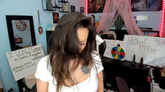 Alyx_Singer