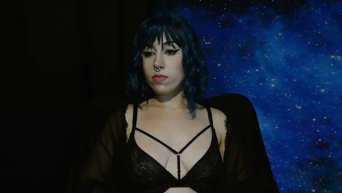 MissVikkiBlue
