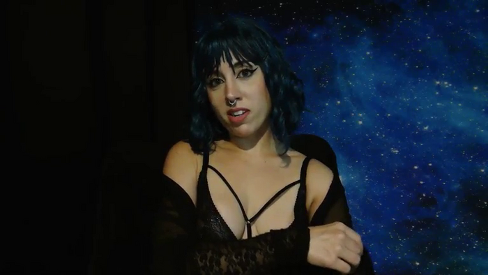 MissVikkiBlue