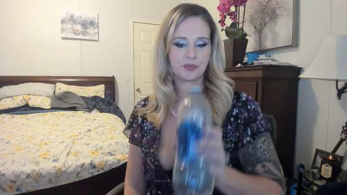 Hottyhousewife18