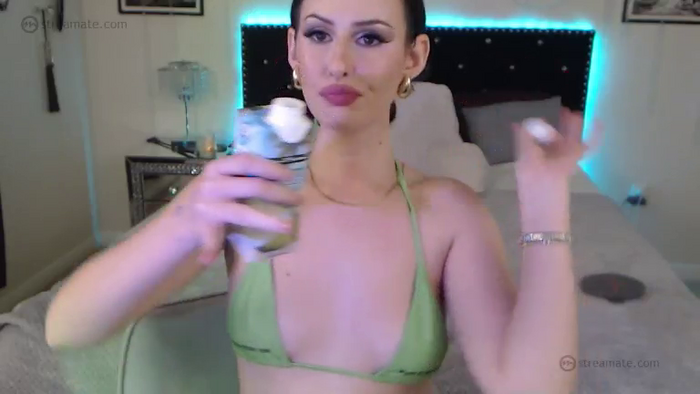Stassie_Jones