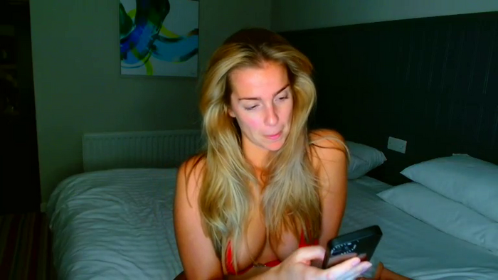 BlondieMiaaUK