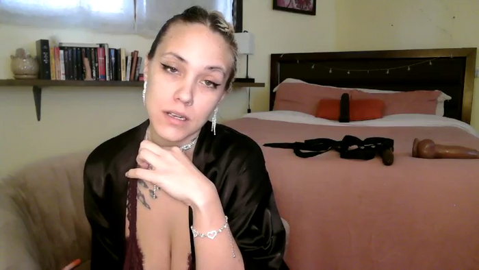 GoddessFoxxiSilk