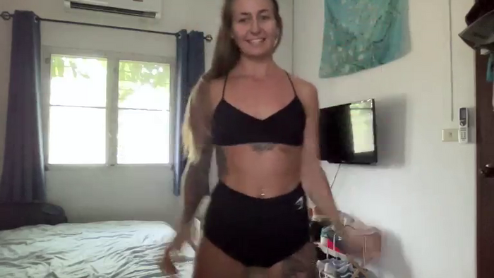 Beebeefitgirl