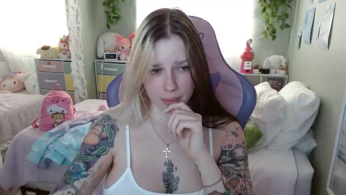 Angelina_Glass