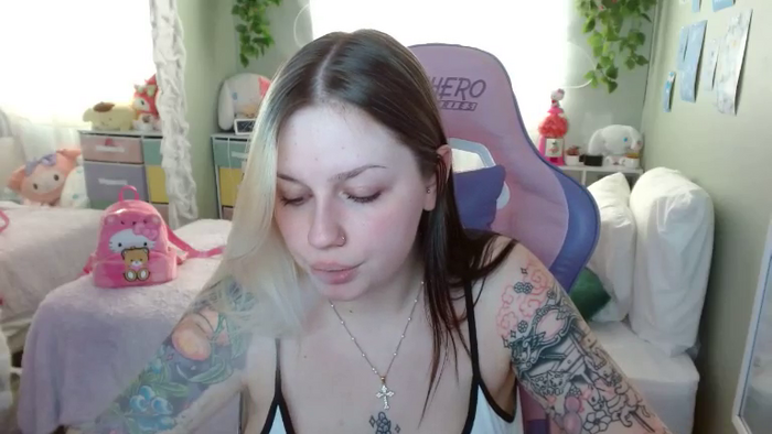 Angelina_Glass