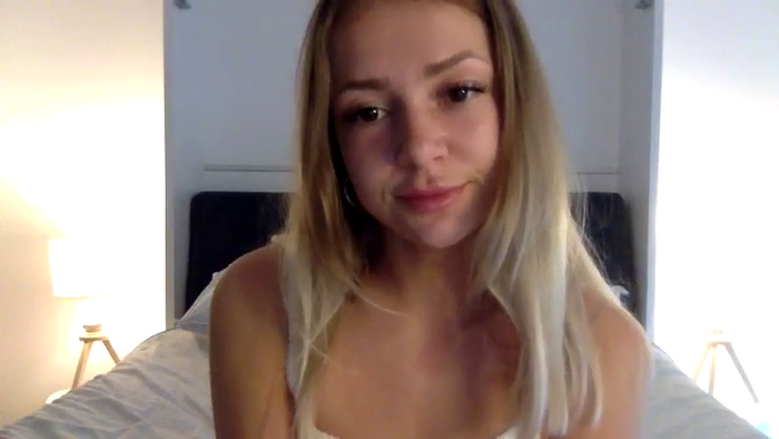 BlondePlaytoy