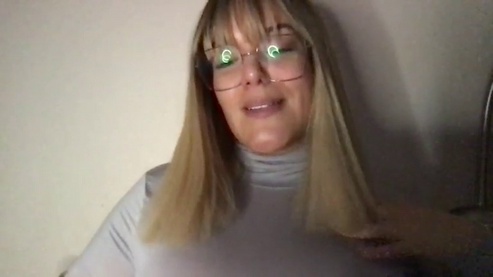 MistressLouUK