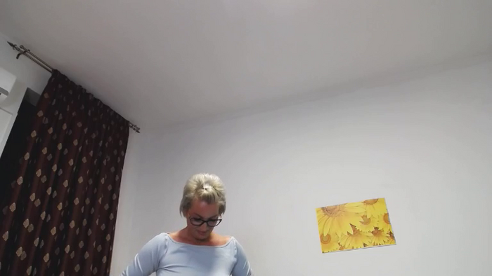xJOLLIE