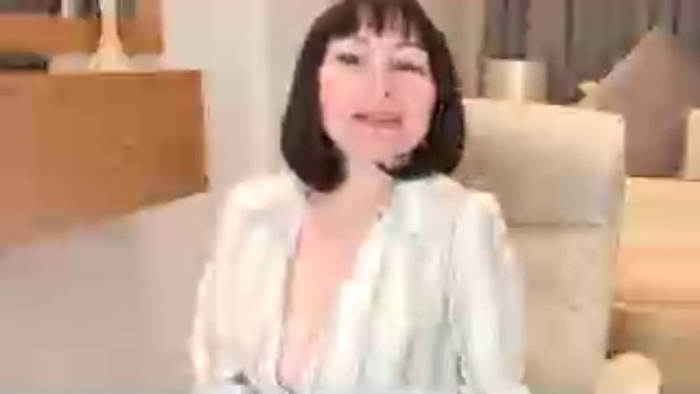 SaucyMilfSophia