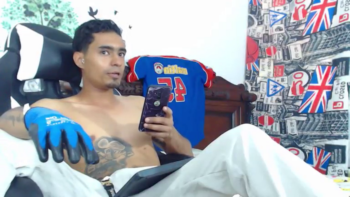 Aaron31