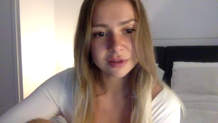 BlondePlaytoy