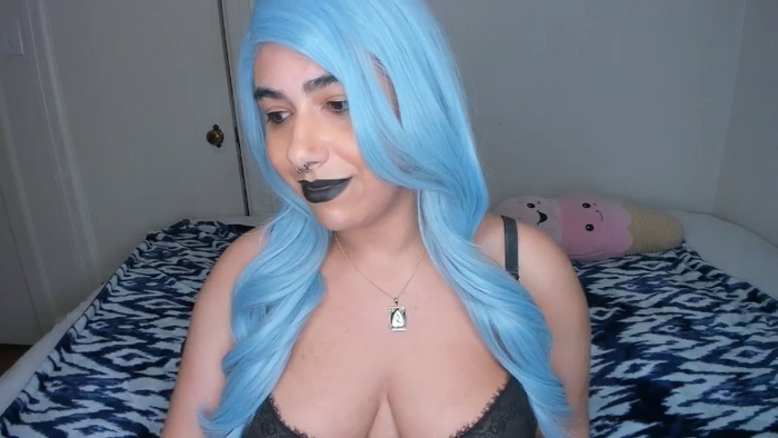 CurvyKisses