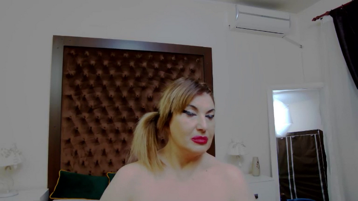 KiraLeila