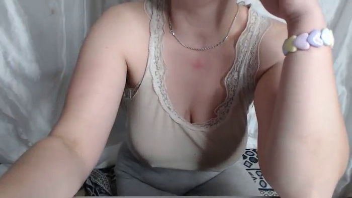 BettyGirlKiss