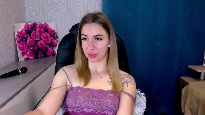 MeganNaughtyy