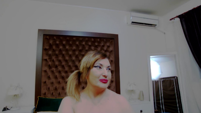 KiraLeila