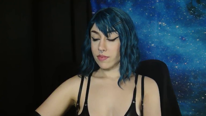 MissVikkiBlue