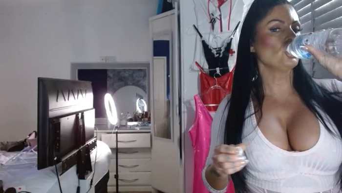 BellaVixen23