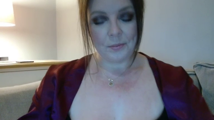 CurvyCourtneyUK