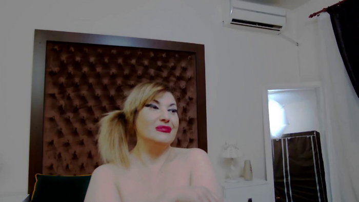 KiraLeila