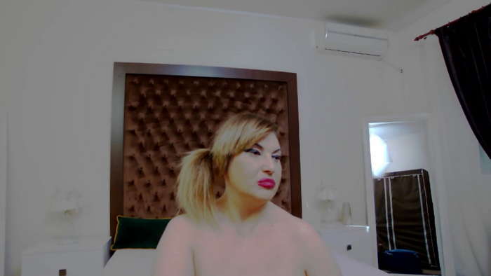 KiraLeila