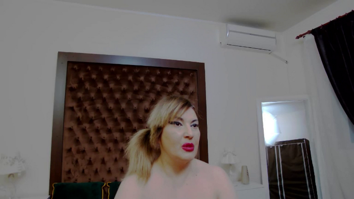 KiraLeila