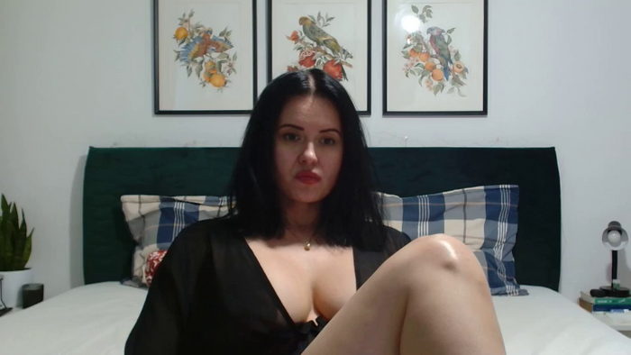 NaughtyBrunetteXXX