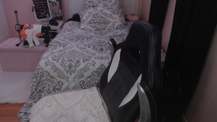 NikkiSkye