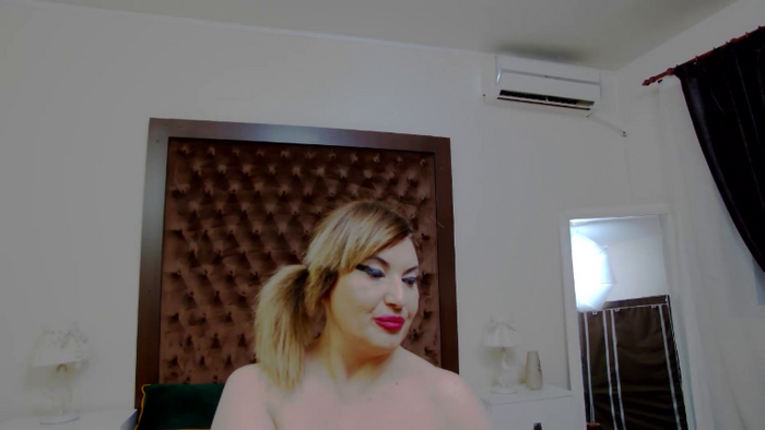 KiraLeila