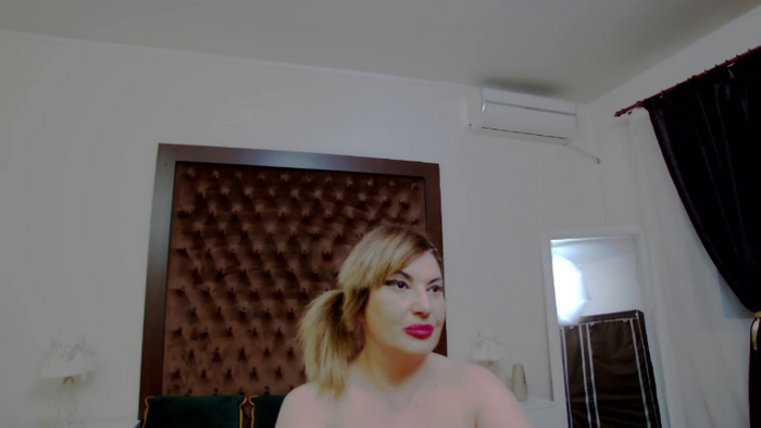 KiraLeila