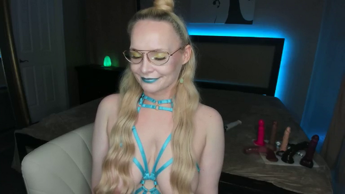 LanaBackwards