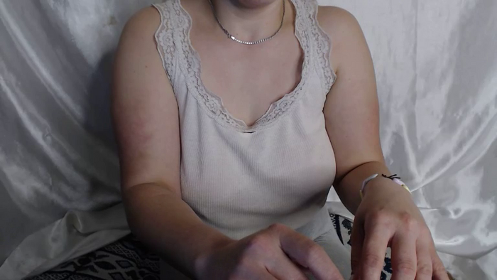 BettyGirlKiss