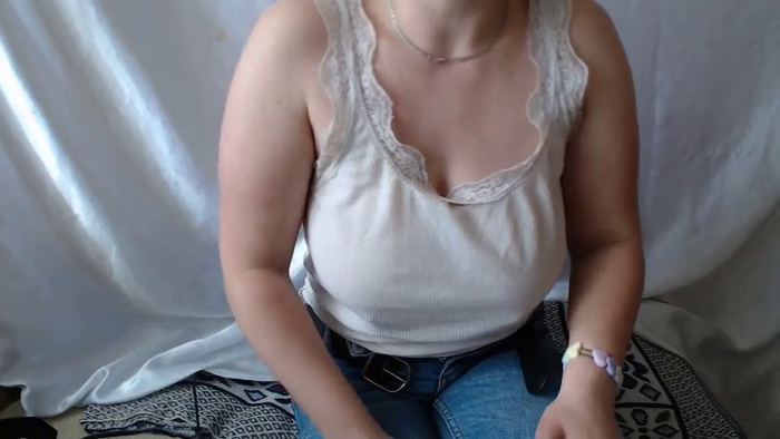 BettyGirlKiss