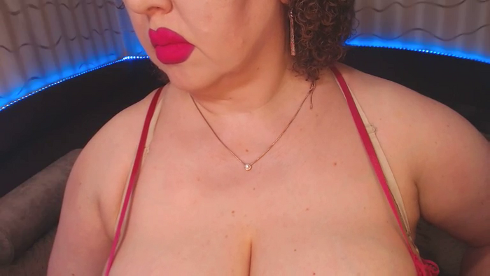 CurvyKatty40DD