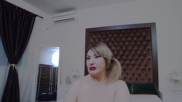 KiraLeila
